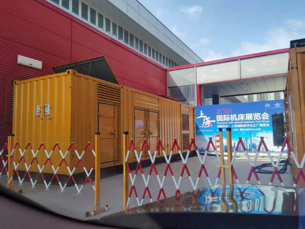 宝兴发电车出租-发电机无电压或电压太低怎么办？